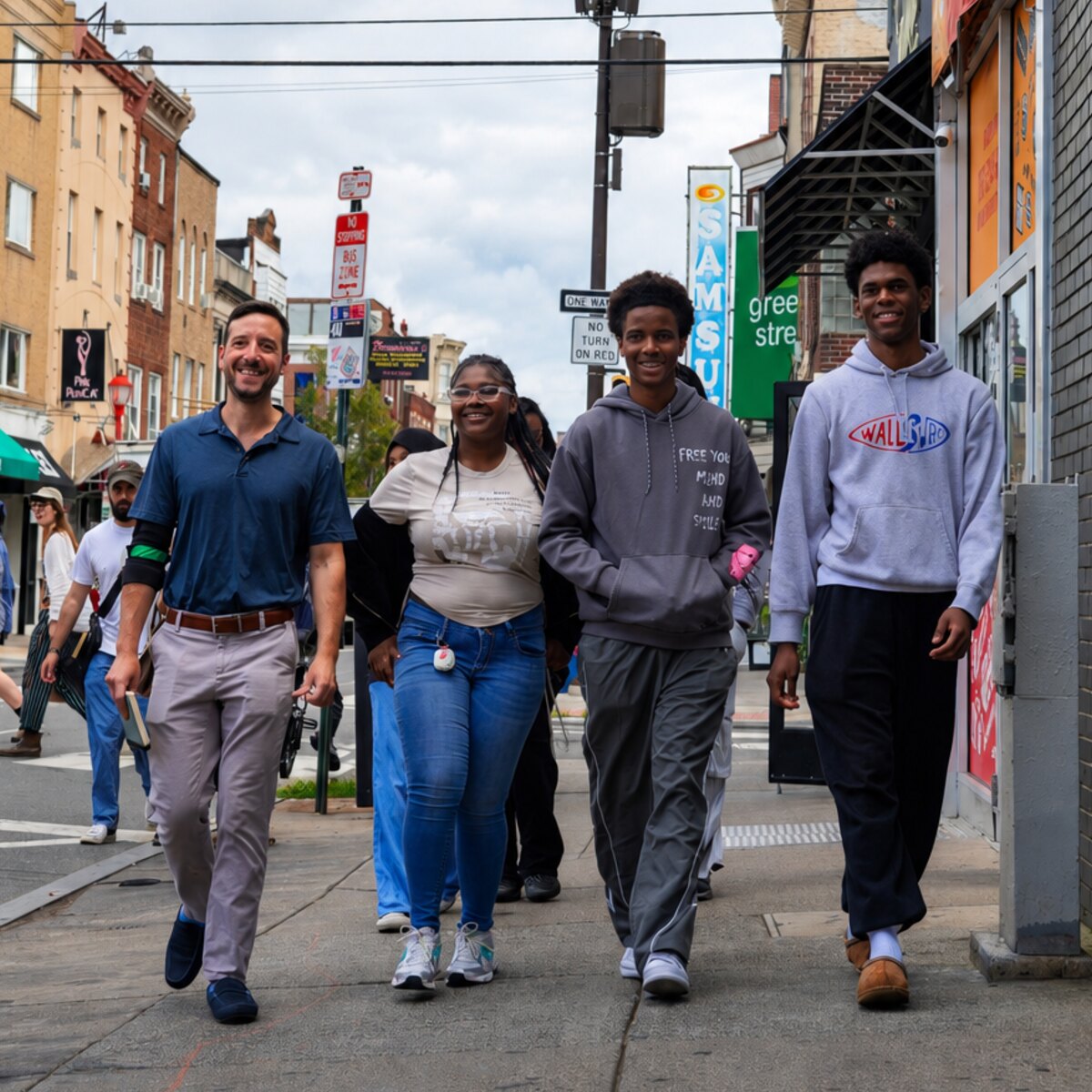 Niche Clinic staff and students walking through their Philadelphia neighborhood